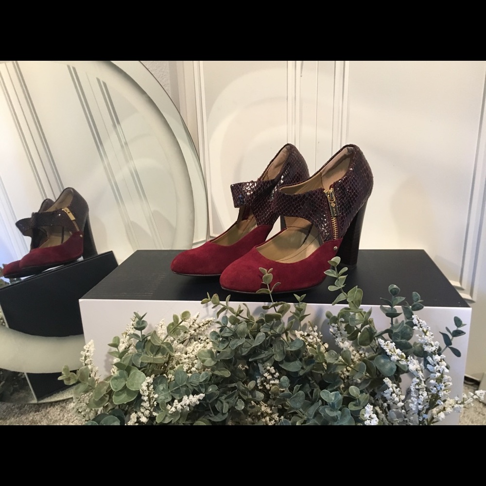 Sexy Red Isola Heel 🌹